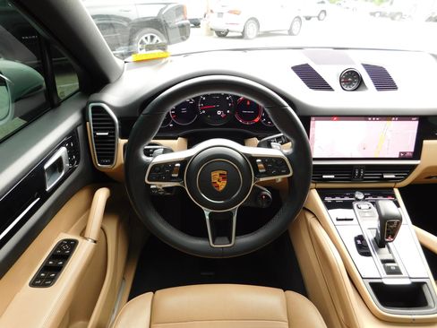 Used 2021 Porsche Cayenne Coupe AWD/4WD image 13