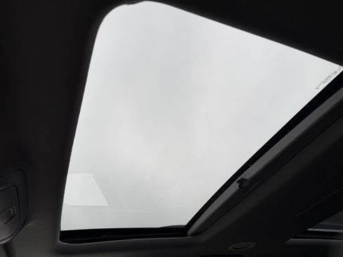 Used 2017 GMC Acadia SLE image 5