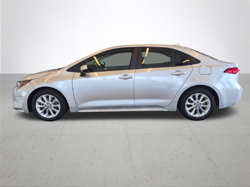 Used 2020 Toyota Corolla LE w/ LE Premium Package FWD image 11