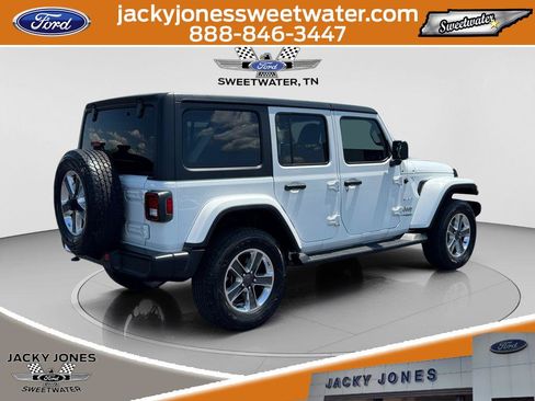 Used 2021 Jeep Wrangler Unlimited Sahara AWD/4WD image 5