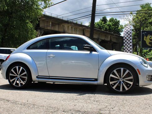 Used 2012 Volkswagen Beetle 2.0T FWD image 10