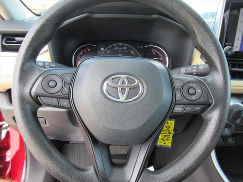 Used 2023 Toyota RAV4 LE image 21