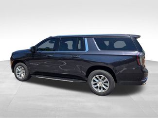 New 2026 Chevrolet Suburban Premier RWD video 4
