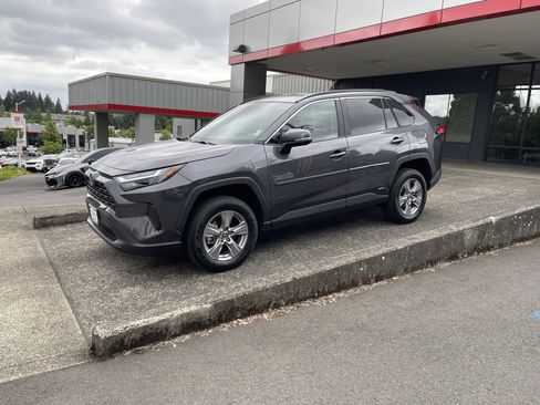 Certified 2024 Toyota RAV4 LE AWD/4WD image 4
