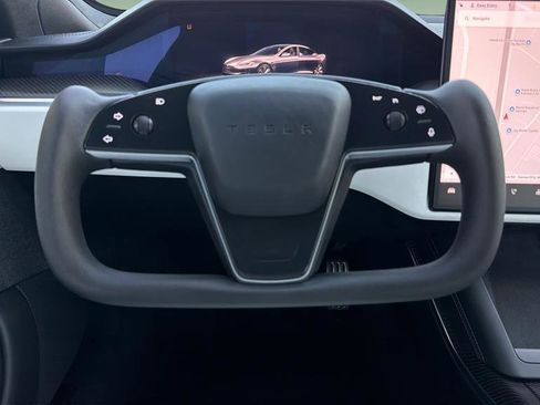 Used 2022 Tesla Model S Plaid image 9