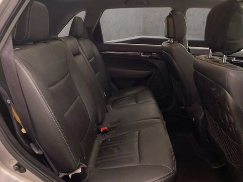 Used 2013 Kia Sorento EX w/ EX V6 Premium Pkg AWD/4WD image 22