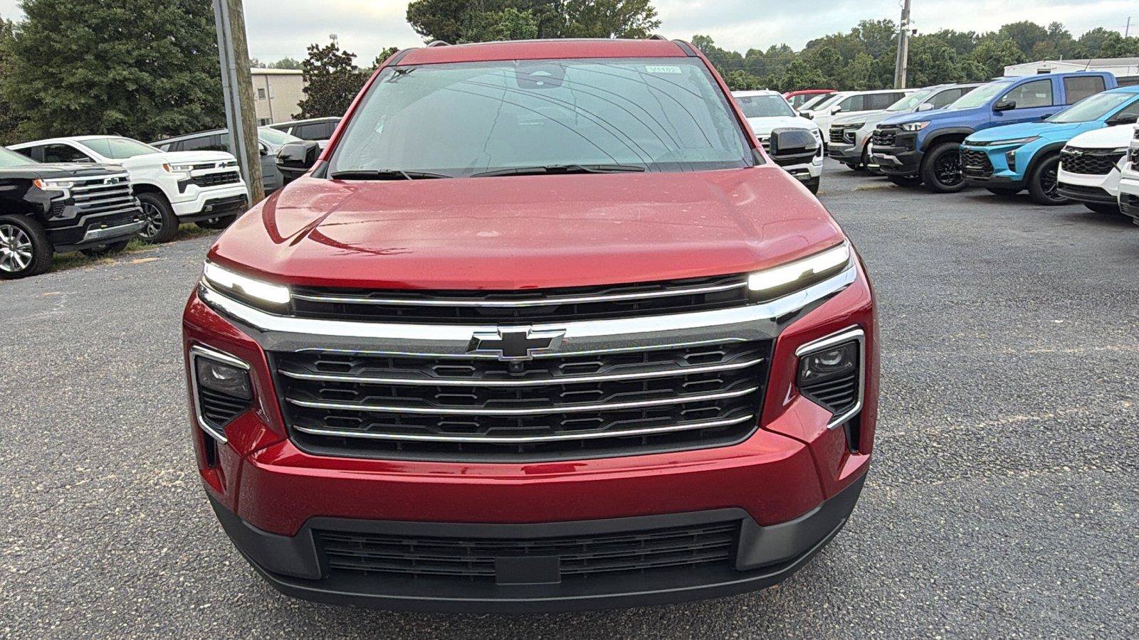 New 2027 Chevrolet Traverse LT w/ Sun and Wheel Package FWD image 2