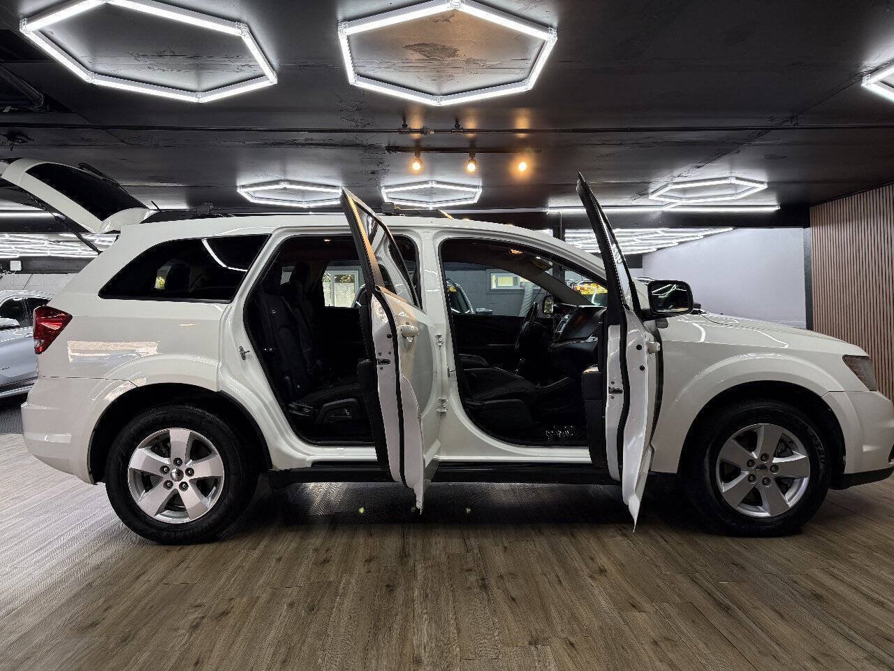 Used 2015 Dodge Journey FWD image 16