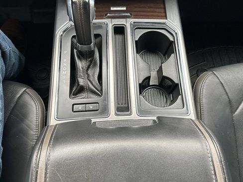 Used 2016 Ford F150 Platinum w/ Equipment Group 701A Luxury image 28