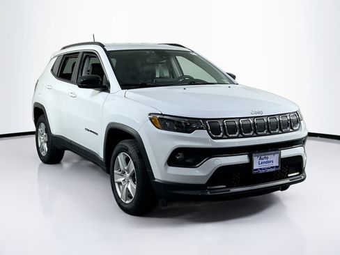 Used 2022 Jeep Compass Latitude AWD/4WD image 3