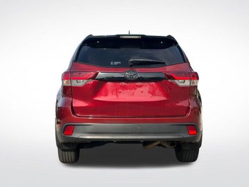 Used 2019 Toyota Highlander SE w/ Nightshade Edition image 29