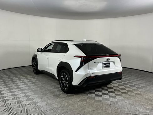 Used 2024 Toyota bZ4X XLE w/ Weather Package image 9