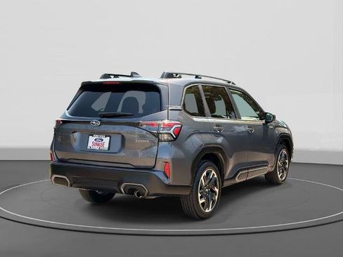 Used 2025 Subaru Forester Limited AWD/4WD image 5