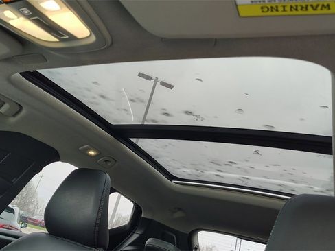 Certified 2025 Volvo XC40 B5 Plus image 25