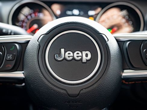 Used 2021 Jeep Gladiator Mojave w/ Trailer Tow Package image 30