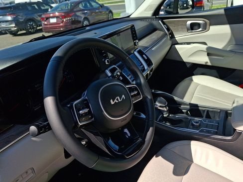 Used 2022 Kia Sorento S w/ Panoramic Sunroof Package image 25
