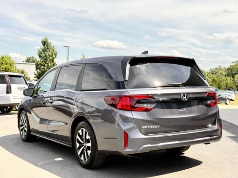 Used 2025 Honda Odyssey EX-L image 10