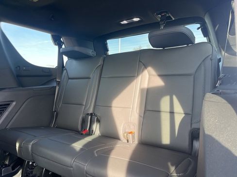 New 2026 GMC Yukon Denali w/ Sun & Power Step Package image 39