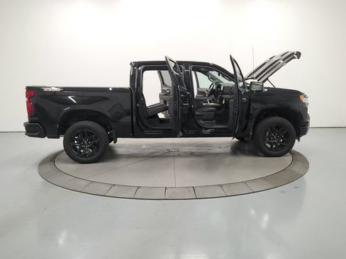 Used 2026 Chevrolet Silverado 1500 LT Trail Boss w/ LT Trail Boss Premium Package AWD/4WD image 17