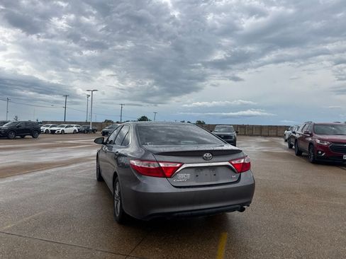 Used 2017 Toyota Camry SE FWD image 17