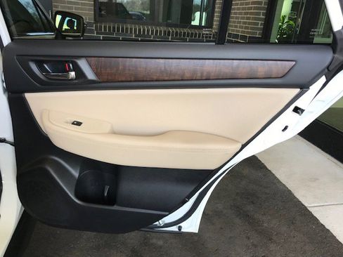 Used 2017 Subaru Outback 2.5i Limited image 13