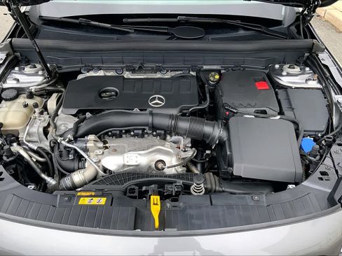 Used 2023 Mercedes-Benz GLB 250 4MATIC image 29