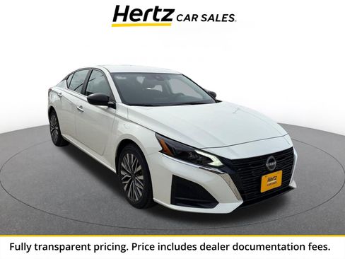 Used 2025 Nissan Altima 2.5 SV FWD image 1