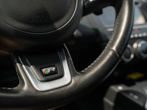 Used 2020 Jaguar E-PACE SE image 22