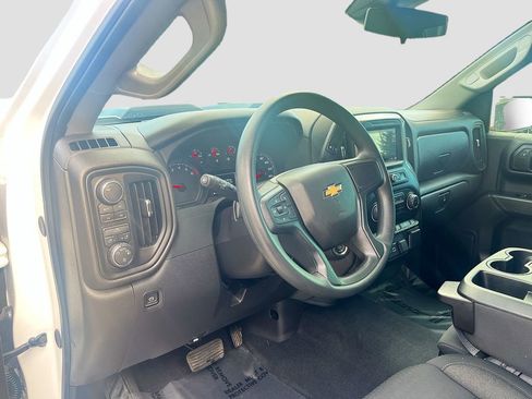 Used 2025 Chevrolet Silverado 1500 Custom Trail Boss AWD/4WD image 9