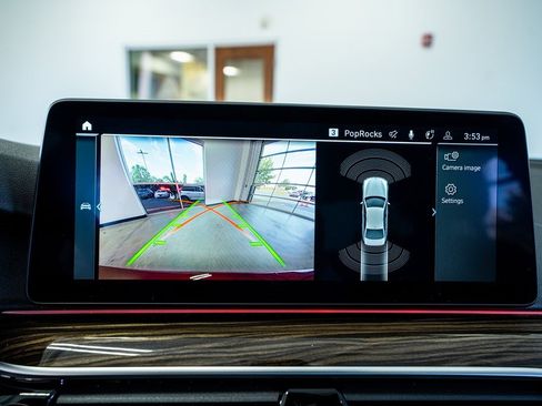 Used 2023 BMW 530e xDrive image 50