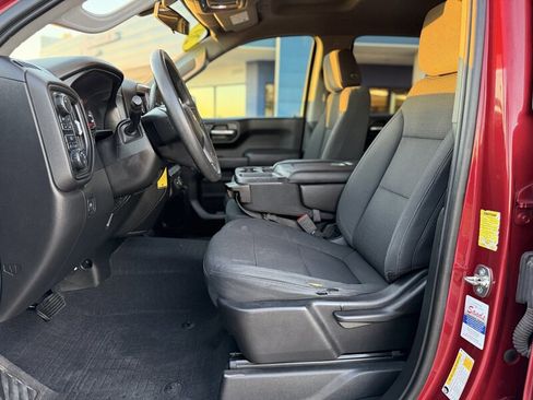 Used 2020 Chevrolet Silverado 1500 Custom w/ Trailering Package image 3