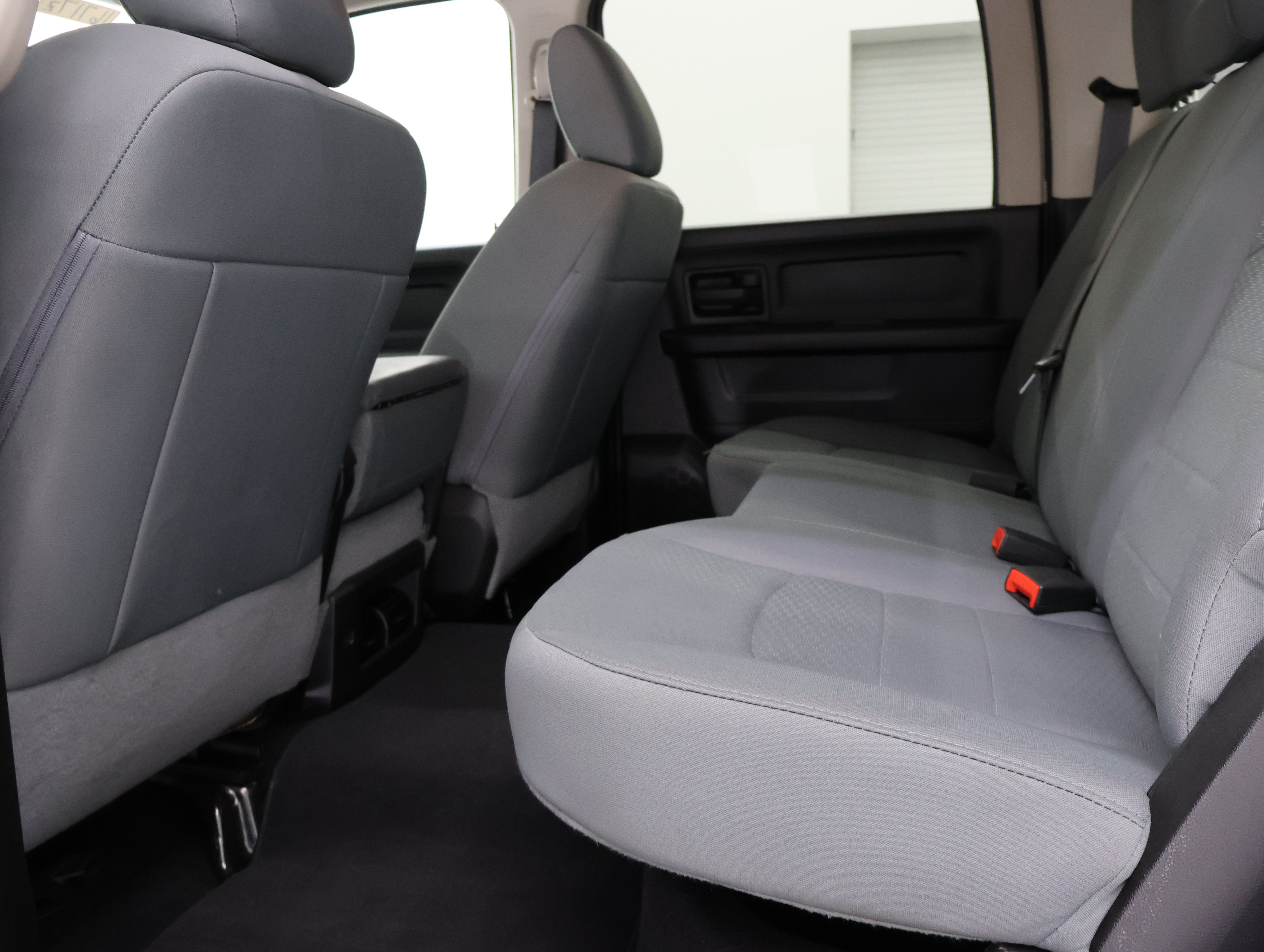 Used 2018 RAM 2500 Tradesman w/ Chrome Appearance Group AWD/4WD image 9