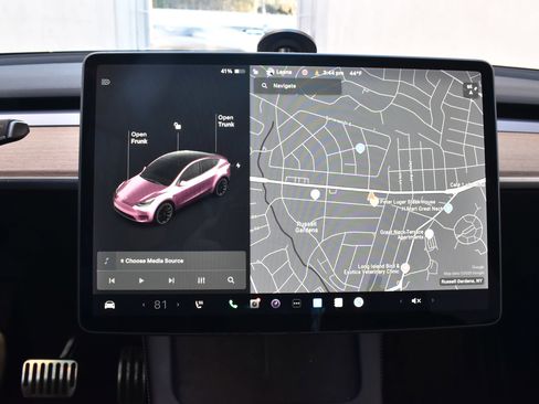 Used 2021 Tesla Model Y Long Range image 31