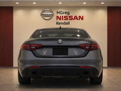 Used 2019 Alfa Romeo Giulia Ti RWD image 6