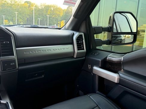 Used 2022 Ford F250 Lariat w/ Lariat Value Package AWD/4WD image 28