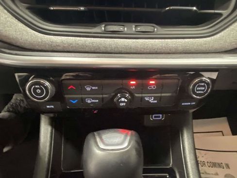 Used 2022 Jeep Compass Latitude image 19