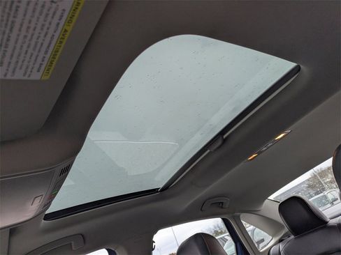 Used 2023 Volkswagen Jetta SE image 19