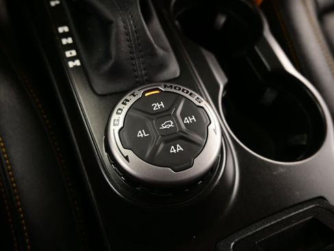 Used 2023 Ford Bronco Badlands image 20