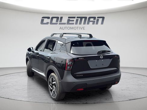New 2026 Nissan Kicks SV w/ Cold Weather Package FWD image 3
