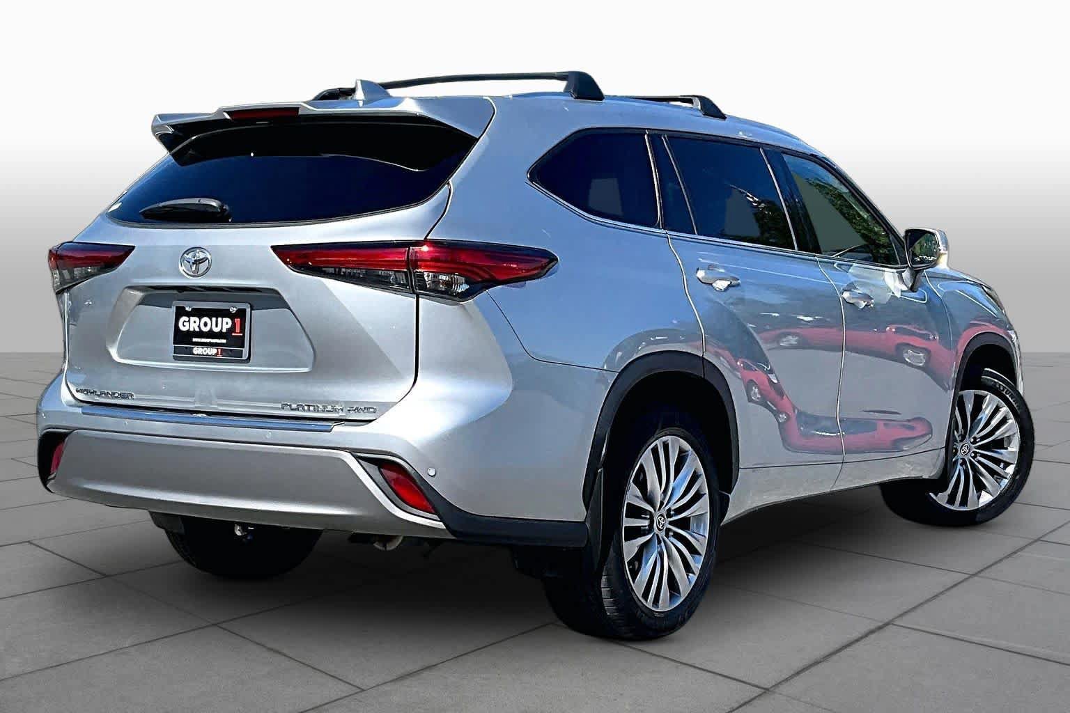 Used 2022 Toyota Highlander Platinum AWD/4WD image 13