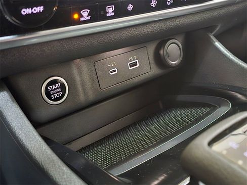 Used 2022 Nissan Rogue SV image 30