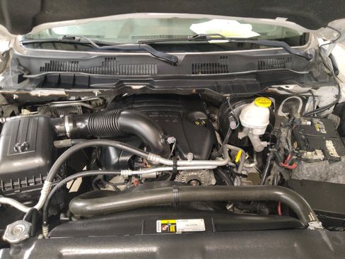 Used 2019 RAM 1500 Classic SLT RWD image 30