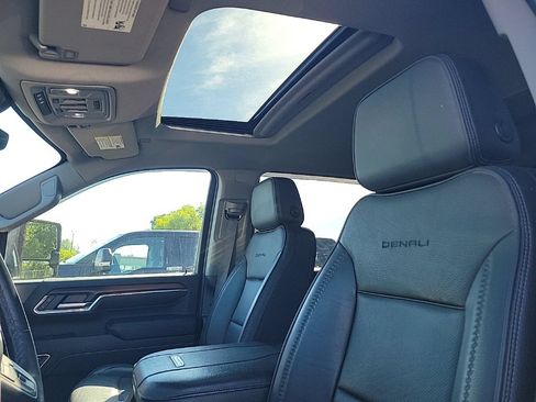 Used 2024 GMC Sierra 3500 Denali w/ Denali Reserve Package AWD/4WD image 13