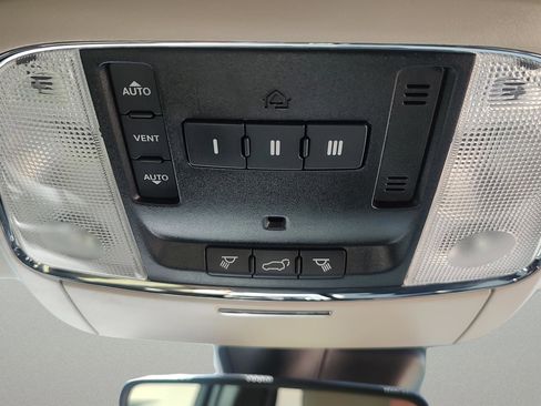 Used 2020 Dodge Durango Citadel w/ Technology Group AWD/4WD image 18