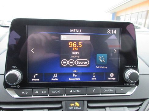 Used 2024 Nissan Altima 2.5 SV image 12