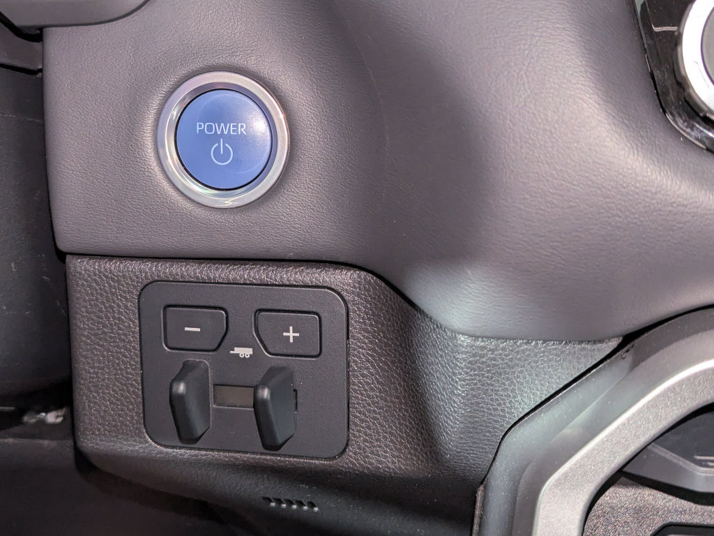 Used 2024 Toyota Sequoia Platinum AWD/4WD image 25