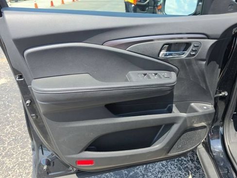 Used 2025 Honda Ridgeline RTL image 9