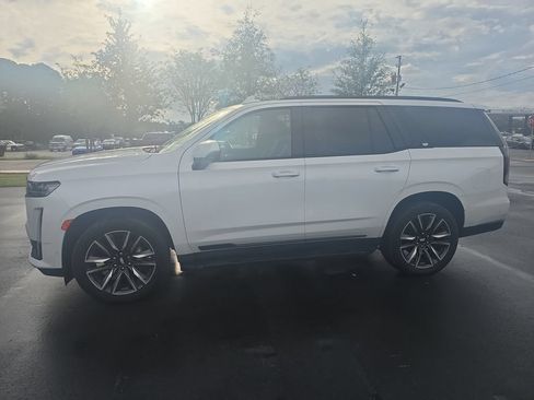Used 2022 Cadillac Escalade Sport w/ Heavy-Duty Trailer Package AWD/4WD image 1