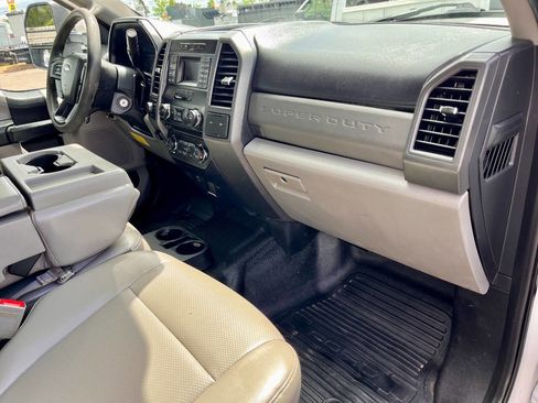 Used 2018 Ford F450 XL w/ Power Equipment Group AWD/4WD image 18