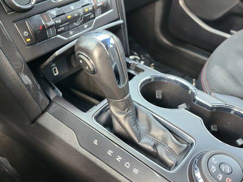 Used 2019 Ford Explorer XLT w/ Equipment Group 202A image 36